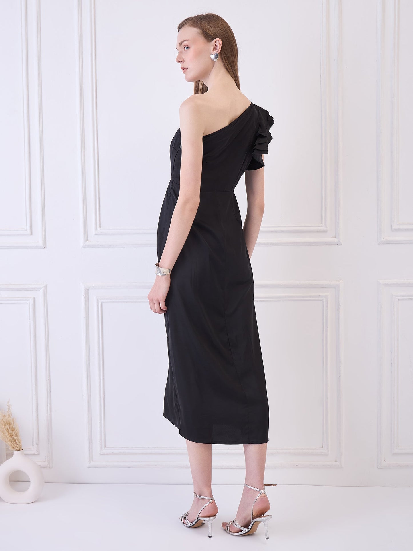 Elegant Black One Shoulder Long Dress | JENNY Being Flawless