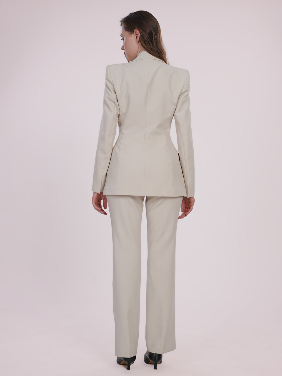 Elegant white blazer and trousers Being Flawless